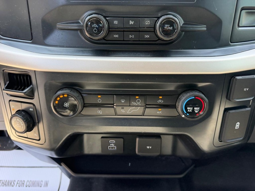 Ford F-150 Vehicle Full-screen Gallery Image 13