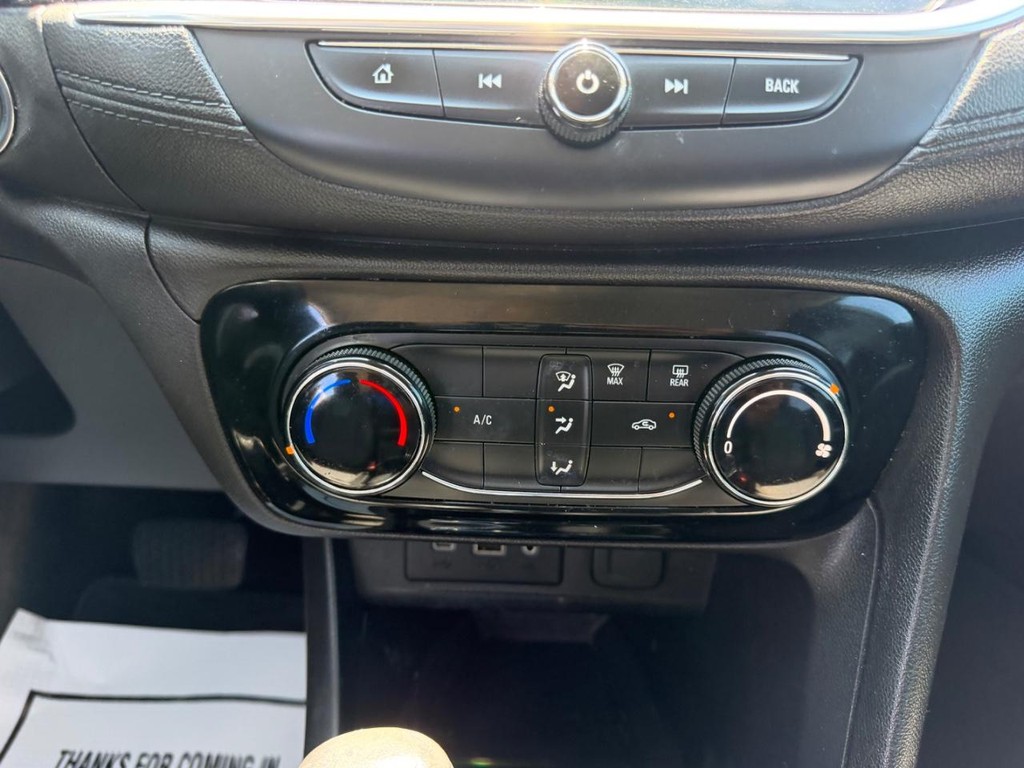 Buick Encore GX Vehicle Full-screen Gallery Image 13