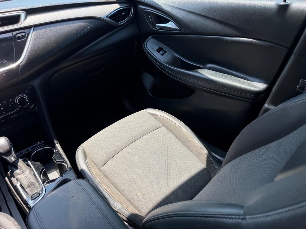 Buick Encore GX Vehicle Full-screen Gallery Image 15
