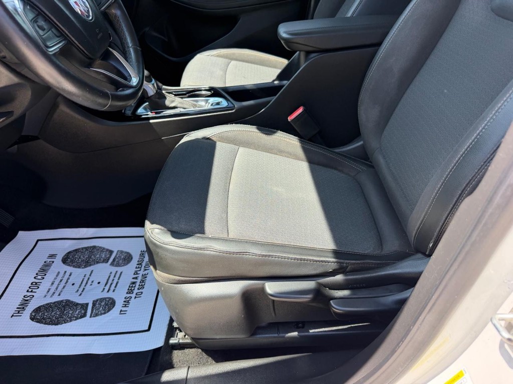 Buick Encore GX Vehicle Full-screen Gallery Image 17