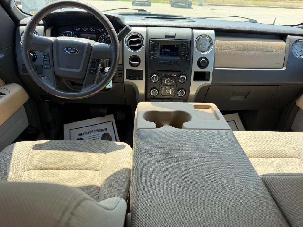 Ford F-150 Vehicle Full-screen Gallery Image 8