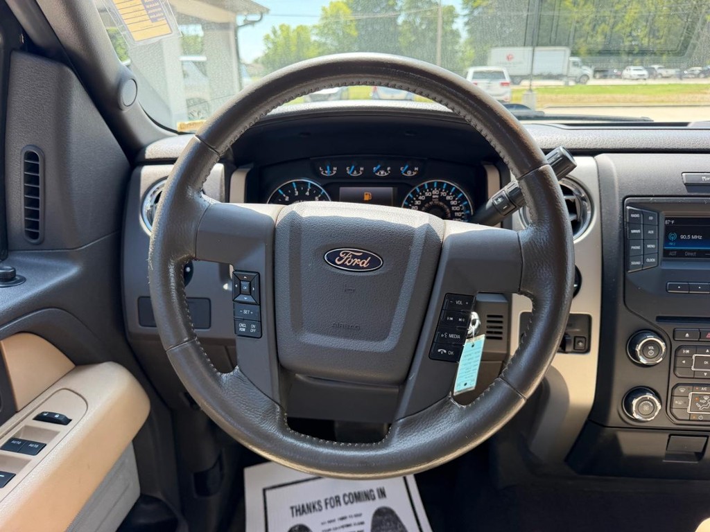 Ford F-150 Vehicle Full-screen Gallery Image 9
