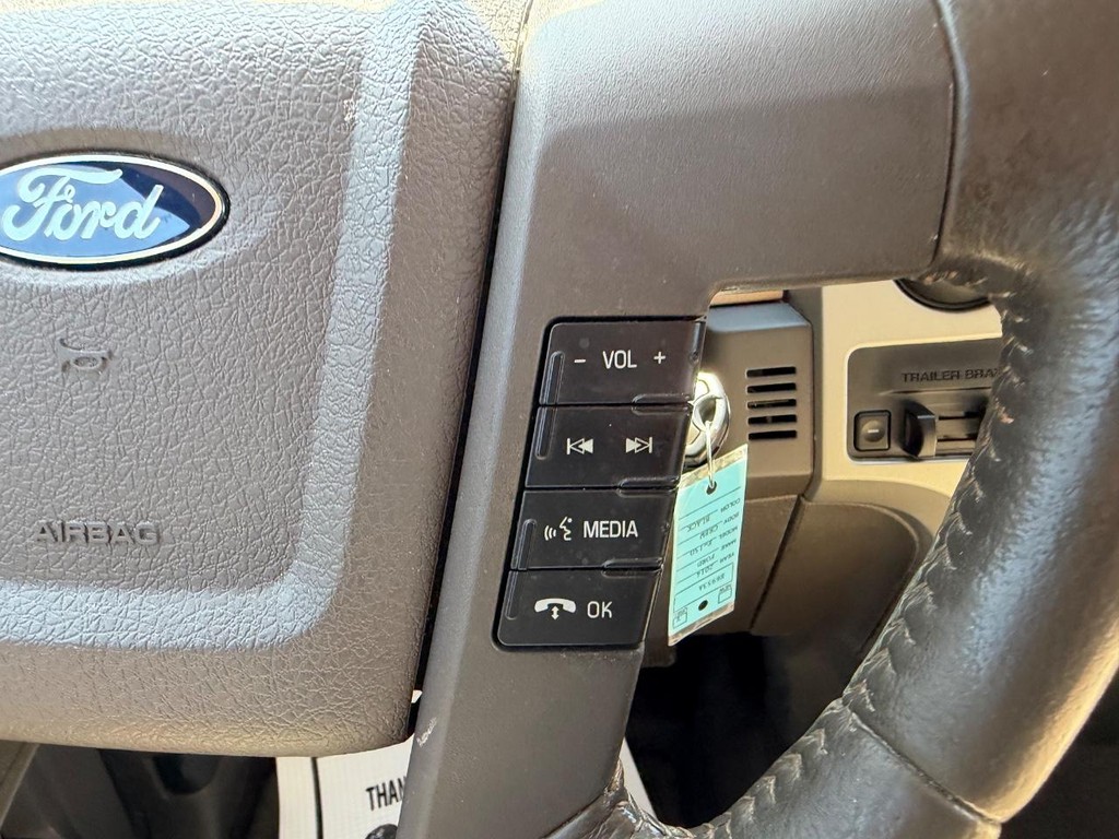 Ford F-150 Vehicle Full-screen Gallery Image 11