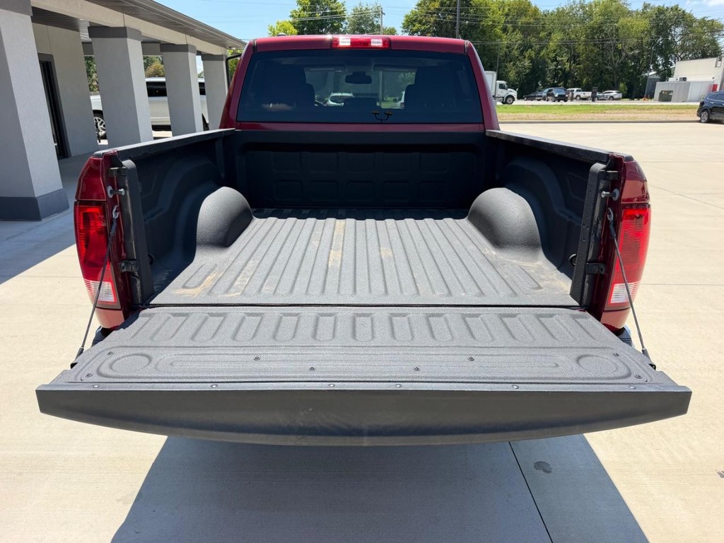 Ram 1500 Vehicle Full-screen Gallery Image 5