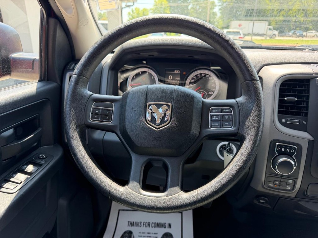 Ram 1500 Vehicle Full-screen Gallery Image 9