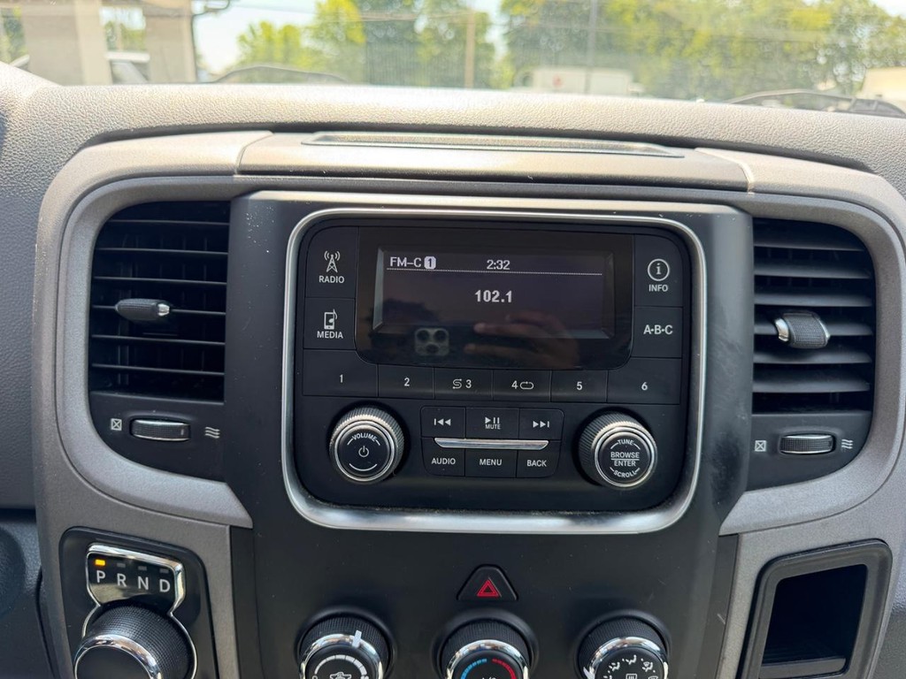 Ram 1500 Vehicle Full-screen Gallery Image 12