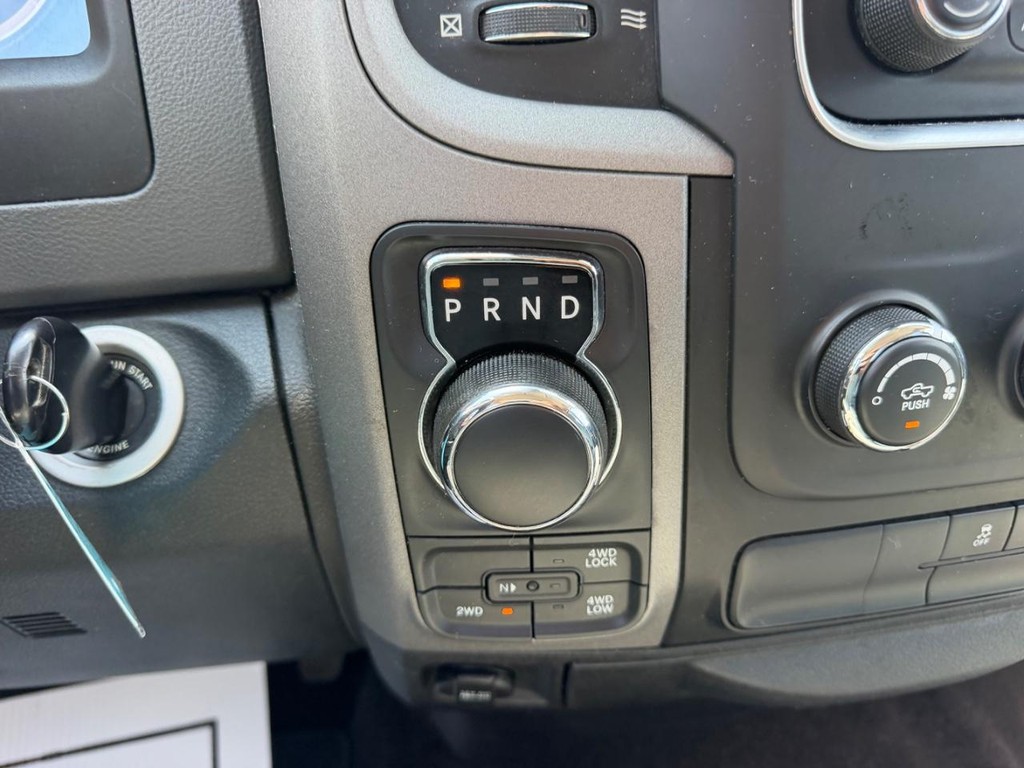 Ram 1500 Vehicle Full-screen Gallery Image 14