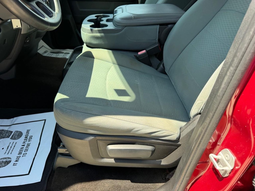 Ram 1500 Vehicle Full-screen Gallery Image 17