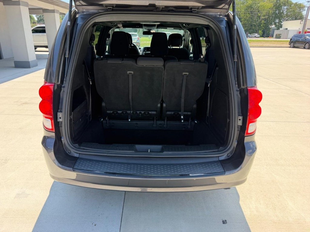 Dodge Grand Caravan Vehicle Full-screen Gallery Image 5