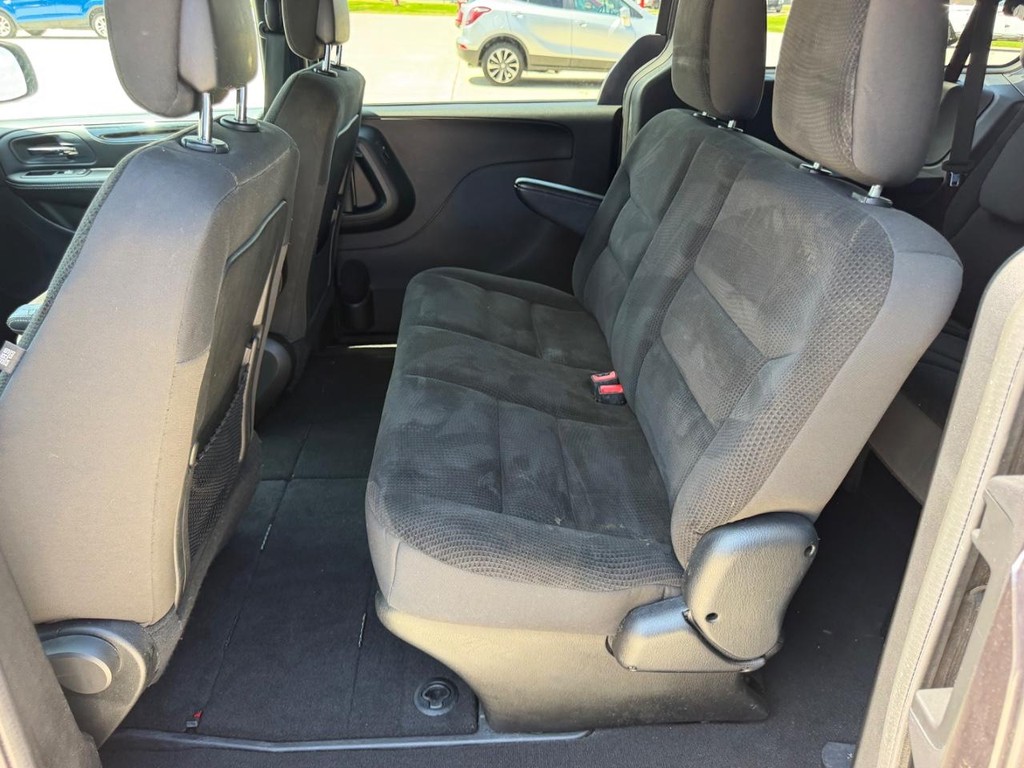 Dodge Grand Caravan Vehicle Full-screen Gallery Image 8