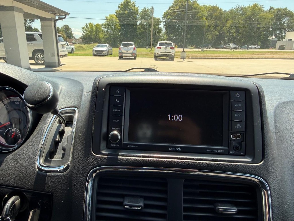 Dodge Grand Caravan Vehicle Full-screen Gallery Image 14