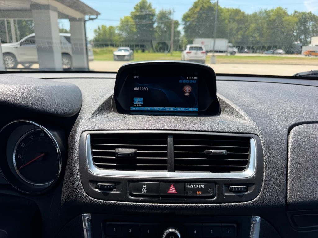 Buick Encore Vehicle Full-screen Gallery Image 12