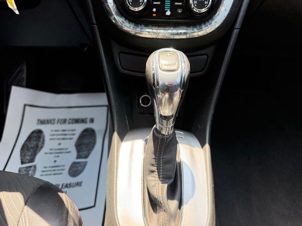 Buick Encore Vehicle Full-screen Gallery Image 14