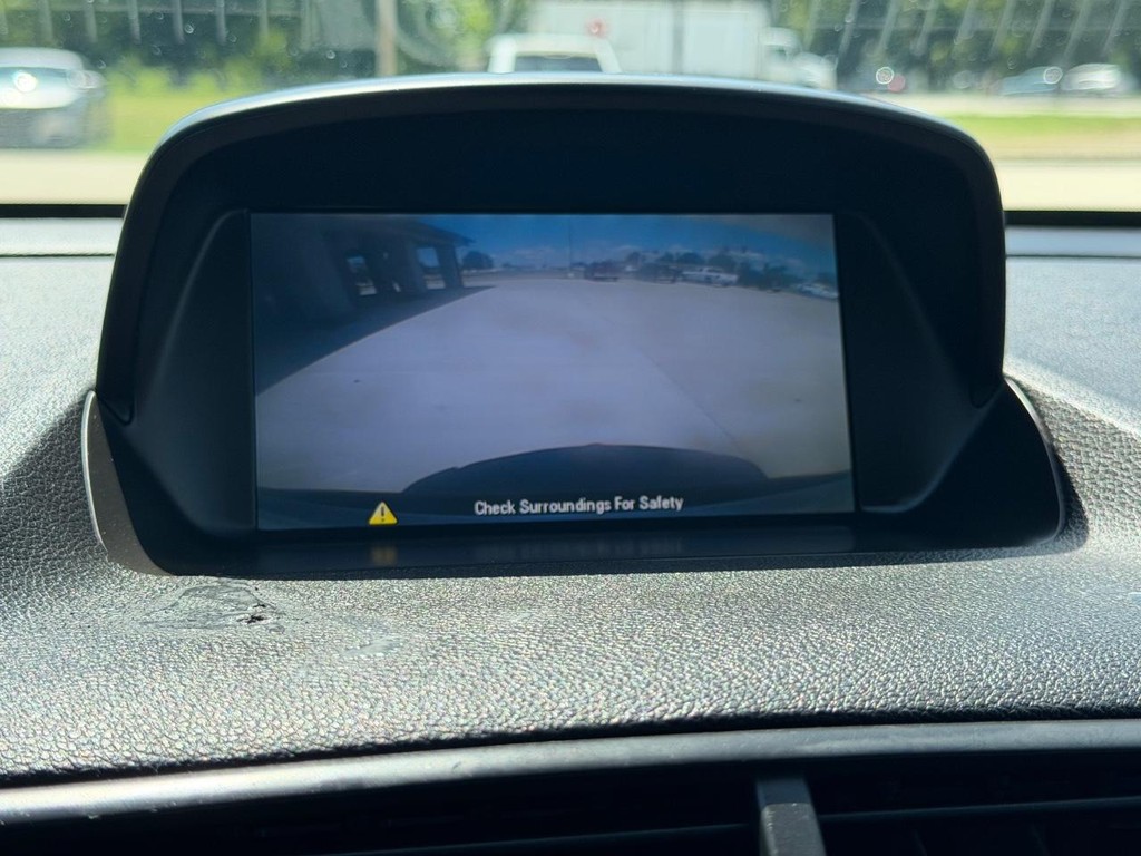 Buick Encore Vehicle Full-screen Gallery Image 19
