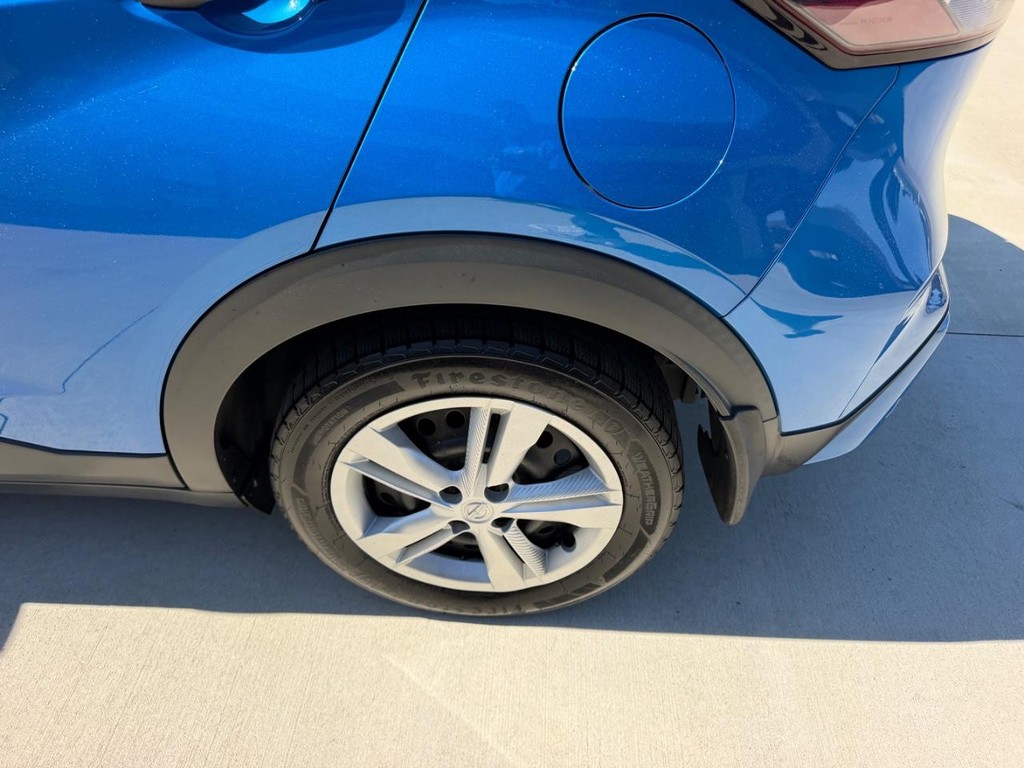 Nissan Kicks Vehicle Full-screen Gallery Image 6