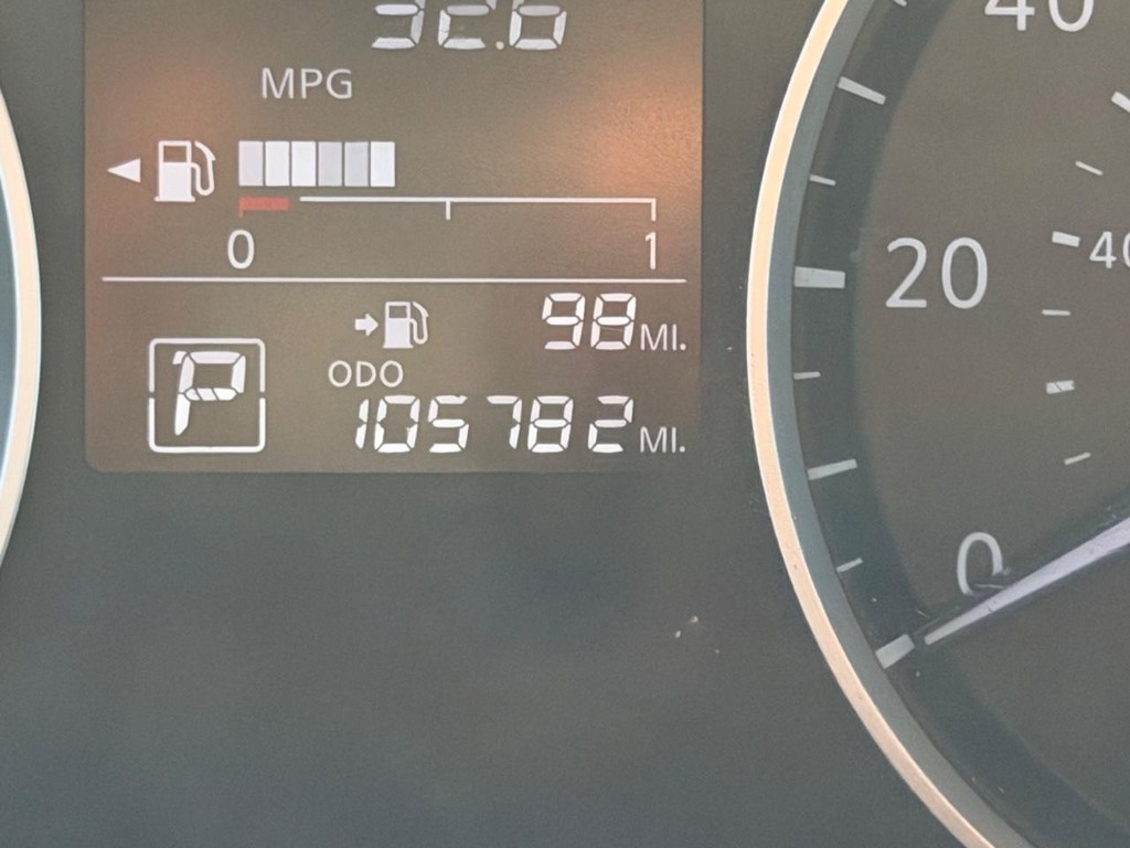 Nissan Kicks Vehicle Full-screen Gallery Image 18