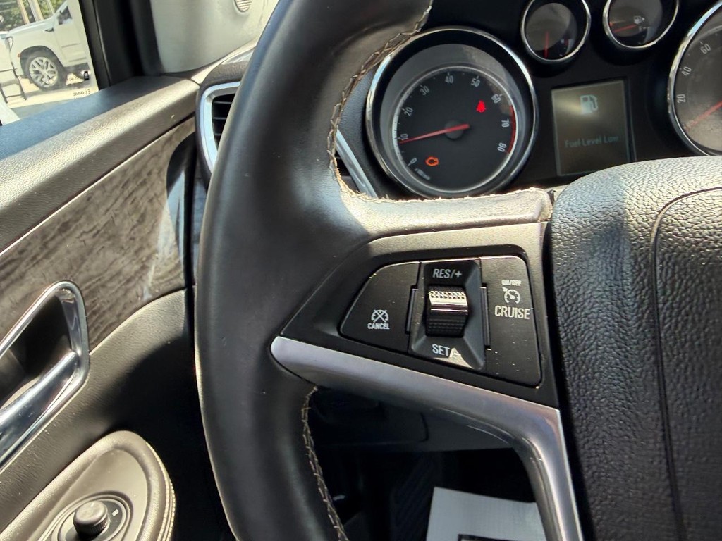 Buick Encore Vehicle Full-screen Gallery Image 10