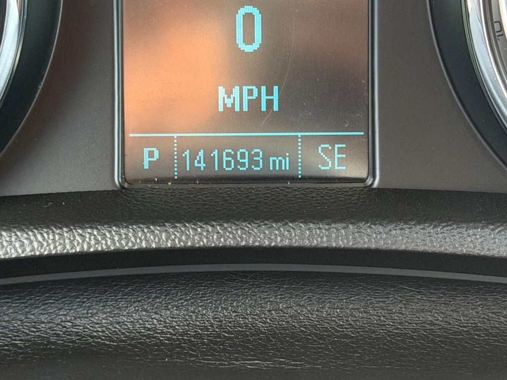 Buick Encore Vehicle Full-screen Gallery Image 18