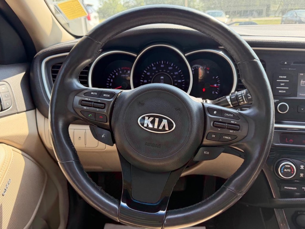 Kia Optima Vehicle Full-screen Gallery Image 10