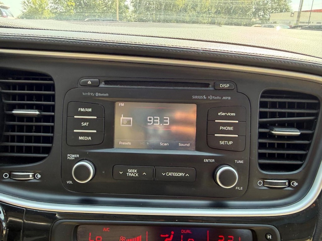 Kia Optima Vehicle Full-screen Gallery Image 13