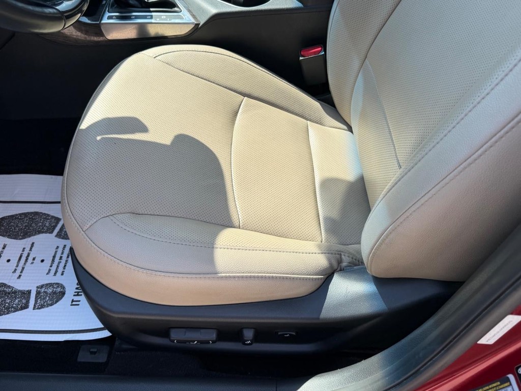 Kia Optima Vehicle Full-screen Gallery Image 19