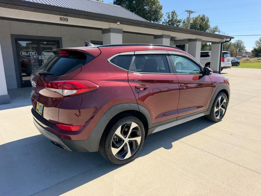Hyundai Tucson Vehicle Full-screen Gallery Image 3