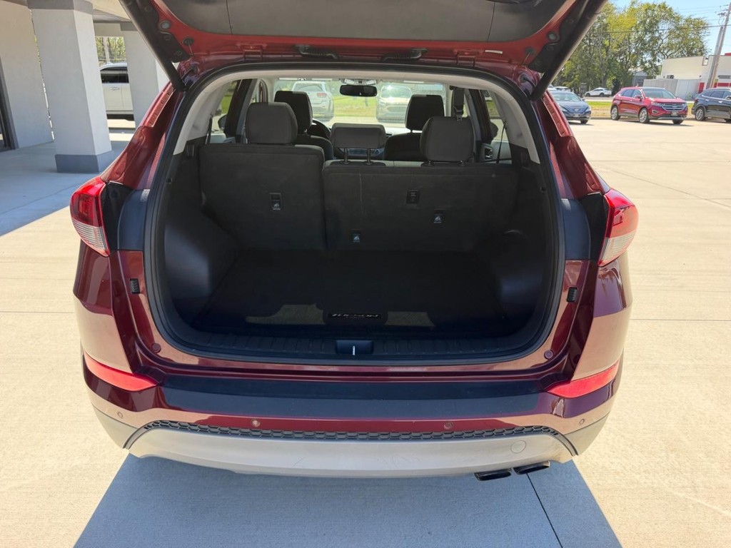Hyundai Tucson Vehicle Full-screen Gallery Image 5