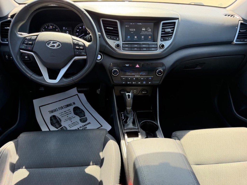 Hyundai Tucson Vehicle Full-screen Gallery Image 10