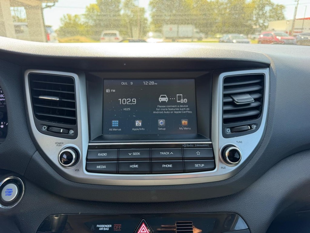 Hyundai Tucson Vehicle Full-screen Gallery Image 14