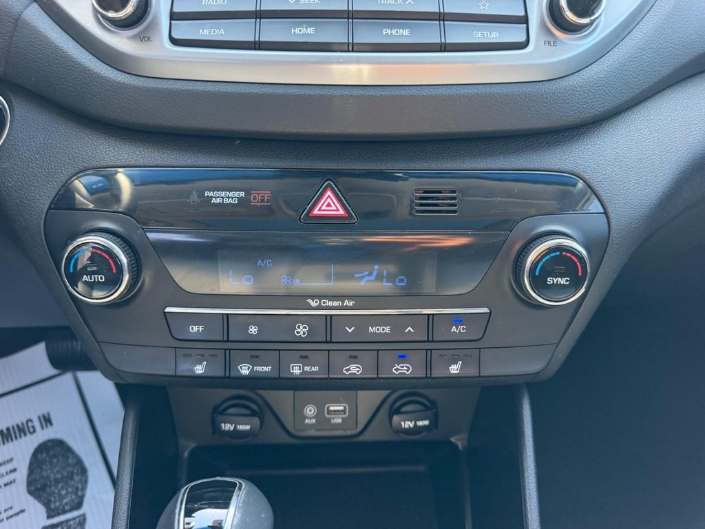 Hyundai Tucson Vehicle Full-screen Gallery Image 15