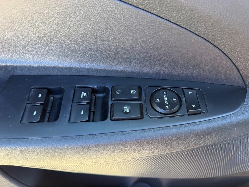 Hyundai Tucson Vehicle Full-screen Gallery Image 18