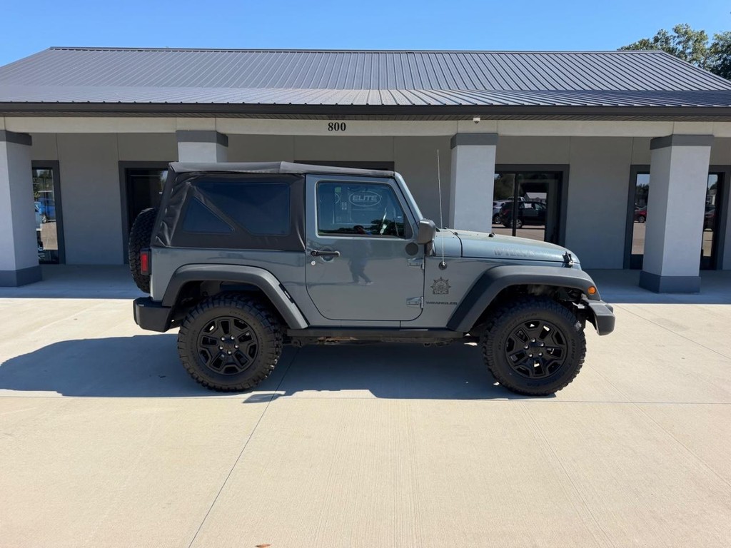 Jeep Wrangler Vehicle Full-screen Gallery Image 2