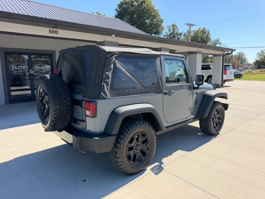 Jeep Wrangler Vehicle Full-screen Gallery Image 3