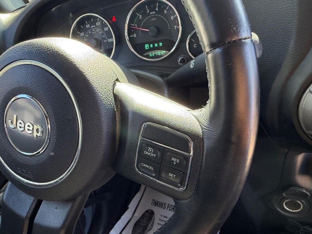 Jeep Wrangler Vehicle Full-screen Gallery Image 10
