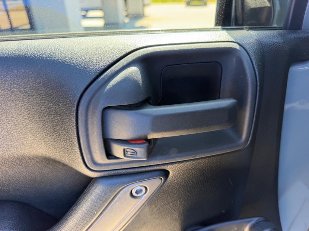 Jeep Wrangler Vehicle Full-screen Gallery Image 15