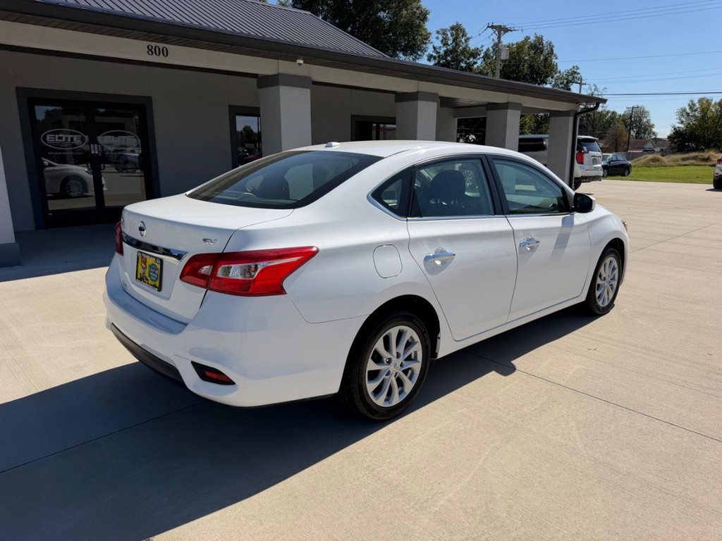 Nissan Sentra Vehicle Full-screen Gallery Image 3