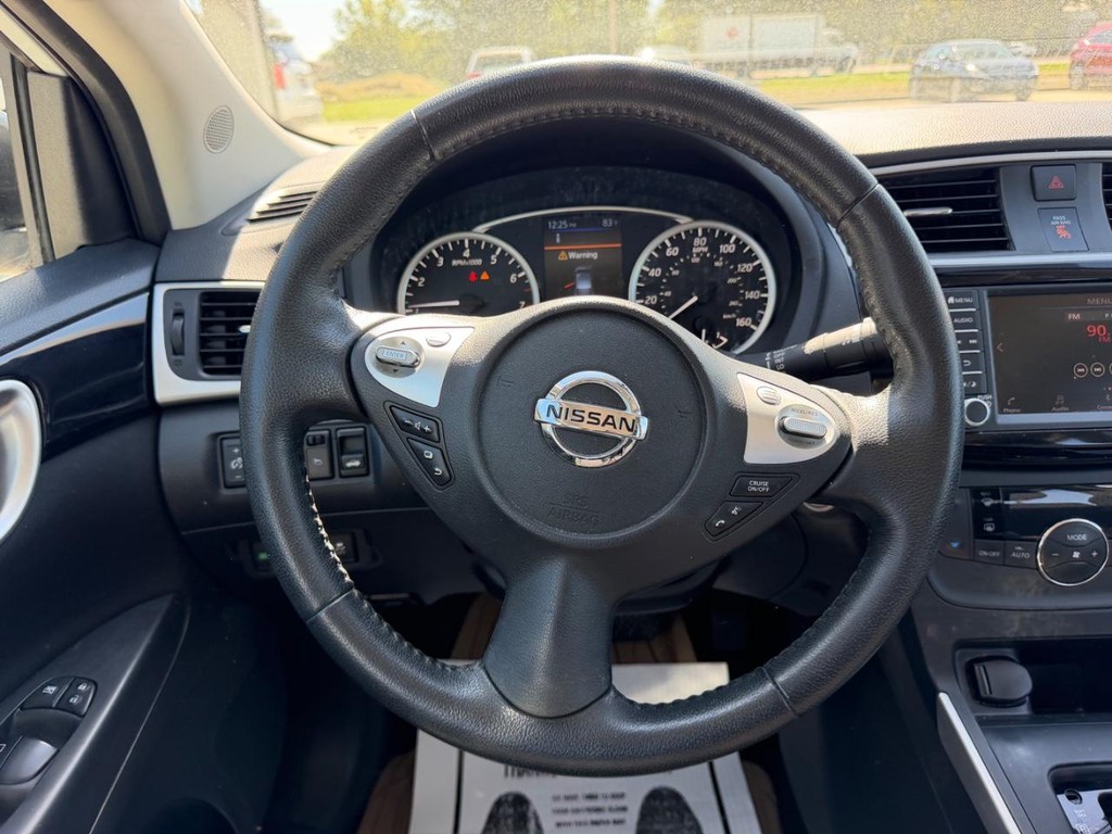 Nissan Sentra Vehicle Full-screen Gallery Image 9