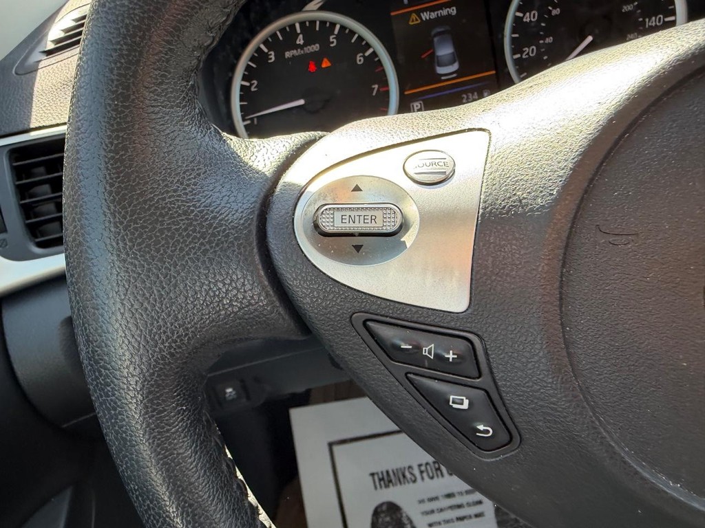 Nissan Sentra Vehicle Full-screen Gallery Image 10