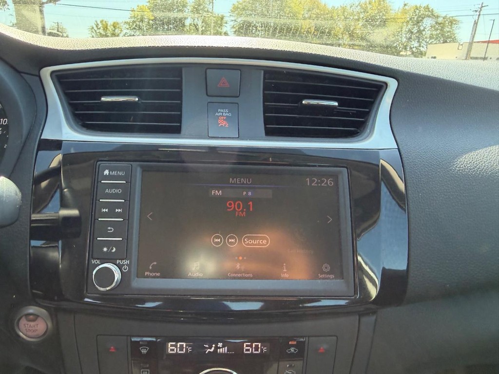 Nissan Sentra Vehicle Full-screen Gallery Image 12