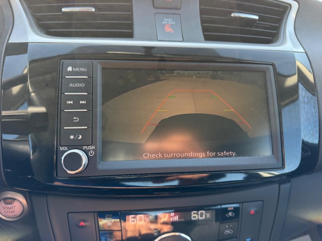 Nissan Sentra Vehicle Full-screen Gallery Image 19