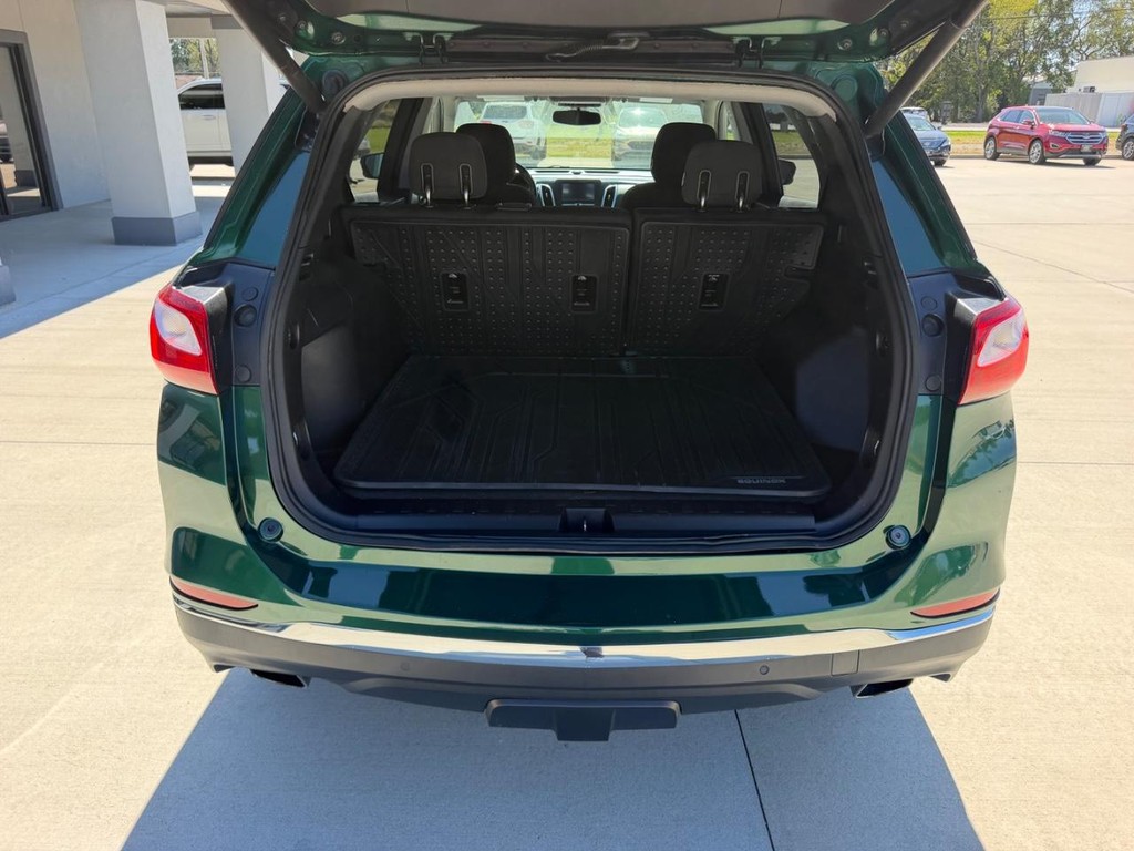 Chevrolet Equinox Vehicle Full-screen Gallery Image 5
