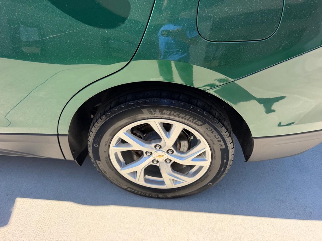 Chevrolet Equinox Vehicle Full-screen Gallery Image 7