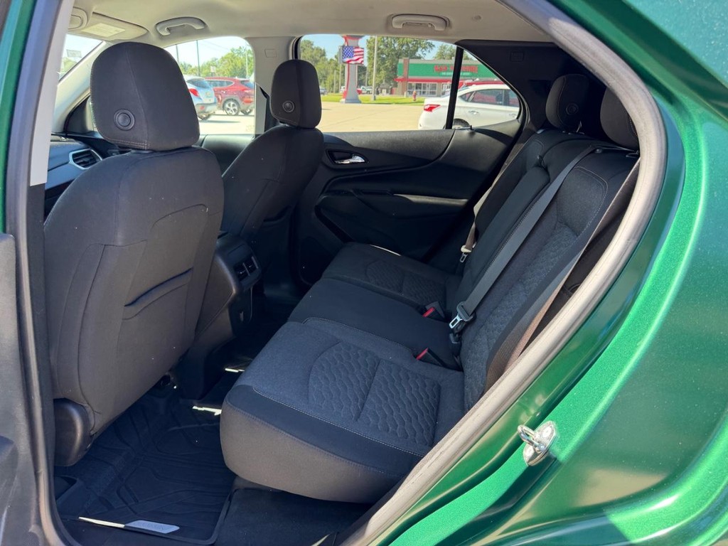 Chevrolet Equinox Vehicle Full-screen Gallery Image 8