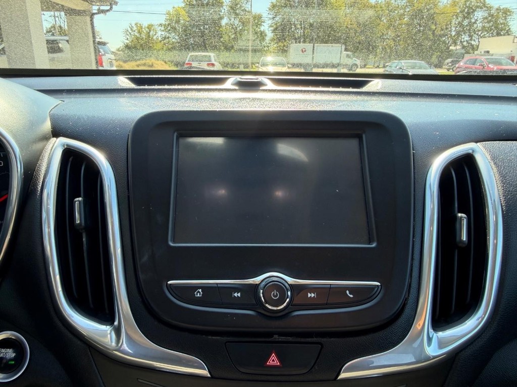 Chevrolet Equinox Vehicle Full-screen Gallery Image 13