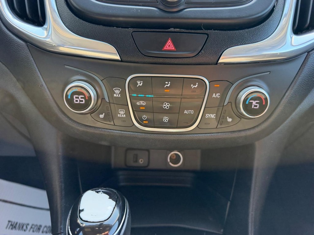 Chevrolet Equinox Vehicle Full-screen Gallery Image 14
