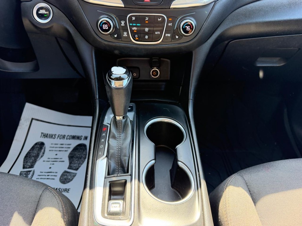 Chevrolet Equinox Vehicle Full-screen Gallery Image 15