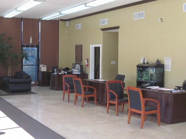 Chevrolet Silverado 1500 Vehicle Full-screen Gallery Image 13