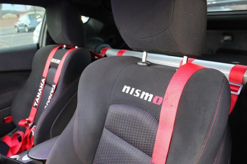 Nissan 370Z Vehicle Full-screen Gallery Image 06