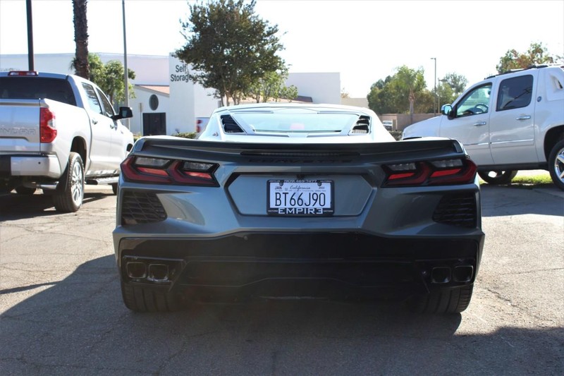 Chevrolet Corvette Vehicle Full-screen Gallery Image 06