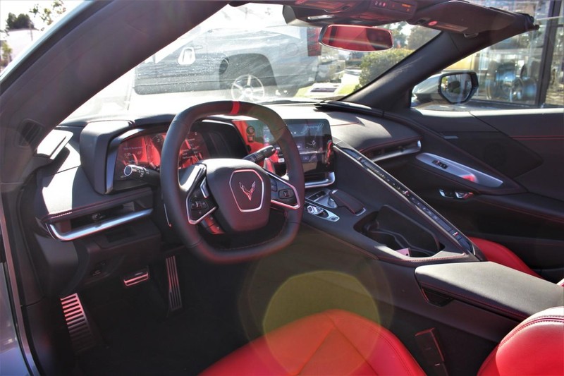 Chevrolet Corvette Vehicle Full-screen Gallery Image 10